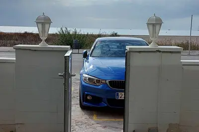 Primera Línea de Mar, Jardín Privado y Piscina