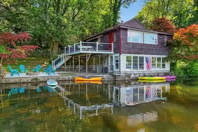 Image de Waterfront Lake House. Near Nyc and hiking trials. Complimentary kayaks provided