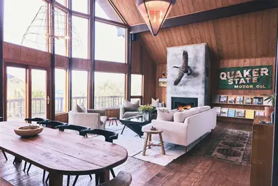 Image de Rustic Malibu Surf Ranch Retreat