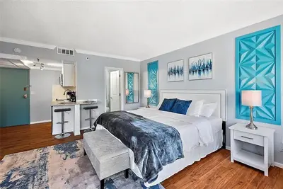 Image de Gorgeous studio fully equiped, free parking, 5 min to Universal Studios