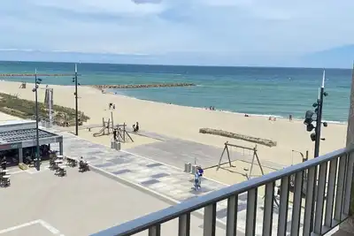 Image de Appartement avec vue sur Mer, au pied de la plage, idéal famille avec 2 enfants