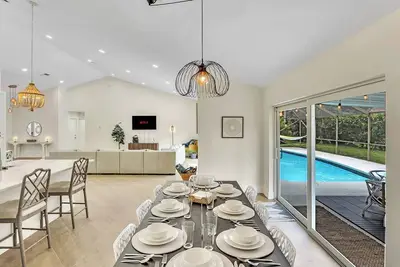 Image de Modern, Spacious 4-Bedroom With Private Pool