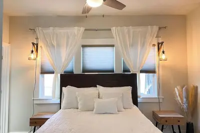 Image de Boulevard Park Bungalow: Walk to Dining & Nightlife