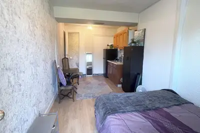 Image de Suite with private entrance in West Vancouver