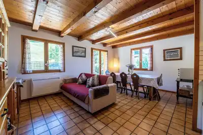 Image de Appartement 'L'Hermine, Piscine Et Aire De Jeux' avec vue sur les montagnes, terrasse et Wi-Fi