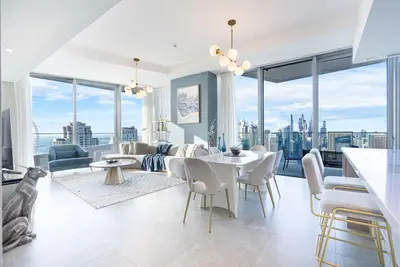 Image de Central Lux Home w/ Stunning Views on 42nd Floor