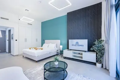 Image de Modern Home in Sports City with Rooftop Pool
