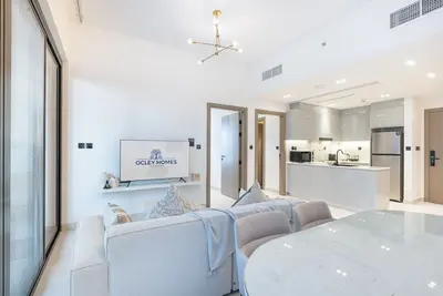 Image de Stylish Home with Direct Pool Access by the Canal