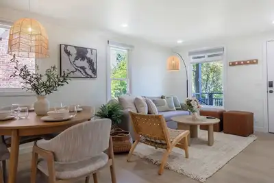 Image de Stunning 4br Modern Gem: Near Uw and Green Lake!