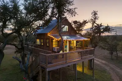 Image de Birds Nest, hot tub, pool, views, Willow Sky Ranch, pets friendly