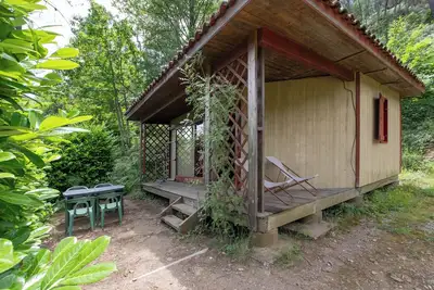 Image de Maison de vacances 'Bungalow Moulin Du Gournier' avec terrasse privée et jardin partagé
