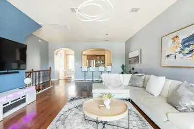 Image de Beautiful Rooftop Townhouse in Downtown Dallas! Across from the Farmers Market!