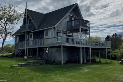 Image de The Beach Haven House with spectacular views!