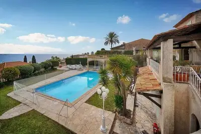 Image de Immogroom- Haut de villa 200m2- Jardin - Piscine