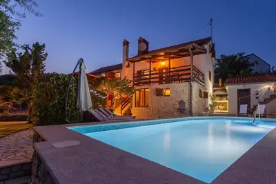 Image de Maison pour la famille avec la piscine Risika, Krk (K-23314)