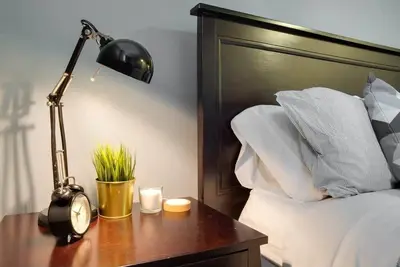 Image de Stylish City Center Apt | Free WiFi & Parking