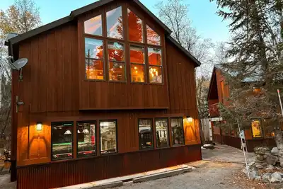 Image de Stone Table Hideaway - Sleeps 8 - Hot Tub