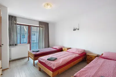 Image de Knödelhof 'Chambre 1' pour 4 personnes avec terrasse commune, balcon et Wlan