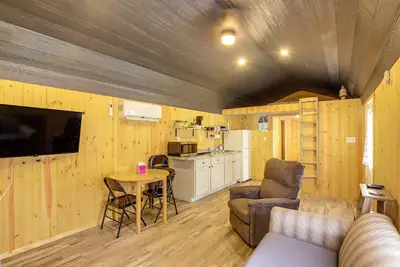 Image de Montezuma Cabin Rental w\/ Fire Pit & Grill Access!