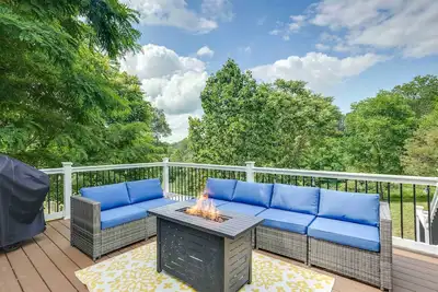 Image de Front Royal Retreat on 3 Acres w/ Mtn Views!