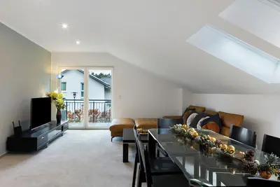 Image de Appartement 'Modernes Appartement 100m2' avec jardin partagé, balcon et Wi-Fi