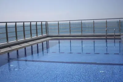Image de Stay next to the sea but central to all your need.