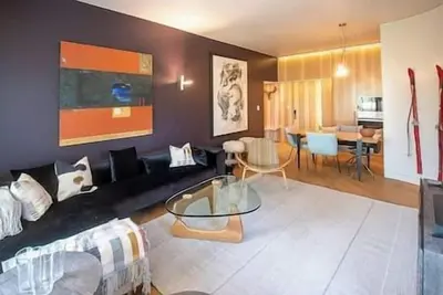 Image de Designer 2 Bdrm Condo - Ski in/out - Hot Tubs
