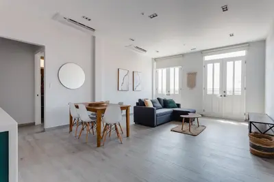 Image de w* | Functional 2br w/ Balcony in Panama