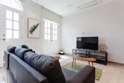 Image de w* | Refined 2br w/ Balcony in Panama