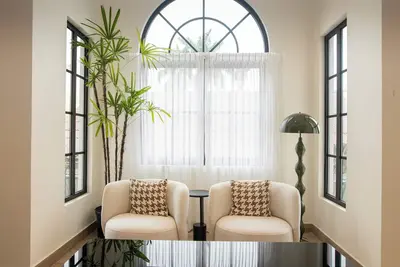 Image de Family Retreat: Spacious Apartment Near Attractions - Top location Sleeps 4 - Pet Friendly