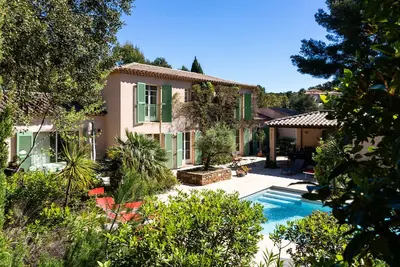 Image de Cap Bénat Villa T6 250m² 10 personnes piscine studio indépendant terrain 3500 m²