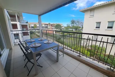 Image de Appartement T2 avec Terrasse, Piscine et Parking Privé - Marseillan