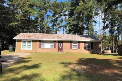 Image de Cute house in a central location near cape fear hospital and Fort Liberty.