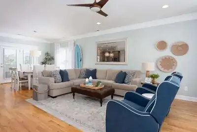 Image de Ocean View, Steps to Beach, Private Yard & Firepit