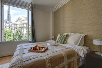 Image de Élégant T2 Près de la Tour Eiffel et du Champ de Mars: au Coeur de Paris
