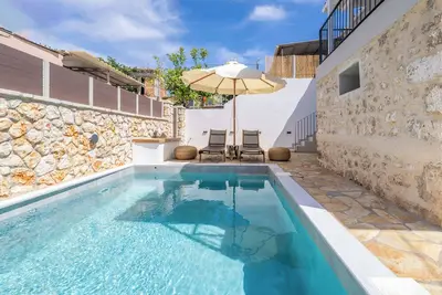 Buonora D'oro Villa