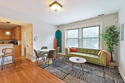 Image de Designer Apartment 10 Min Walk to Wrigley!