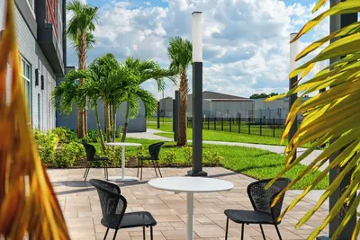 Image de 2 Modern Rooms w/ Sofa bed Ideal for Family Stay | 10 Mins Drive to Downtown
