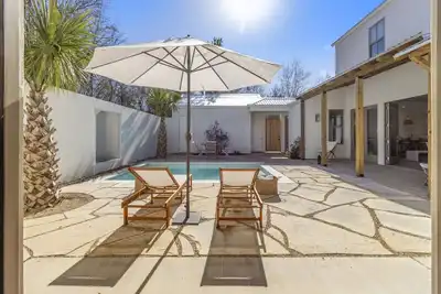Image de Discover Elegance at Wildfeather Retreat!