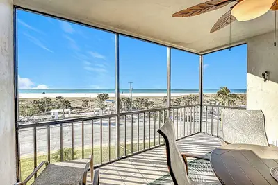 Image de Gulf and Beach Views Galore 2 Bed 2 Bath at Siesta Key Beach Steps to Beach