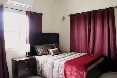 Image de Island gem. Close to beach and downtown