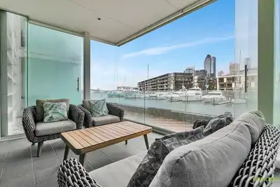 Image de Qv Stays Waterfront Retreat 3 Bed 2 Bath 1 Car