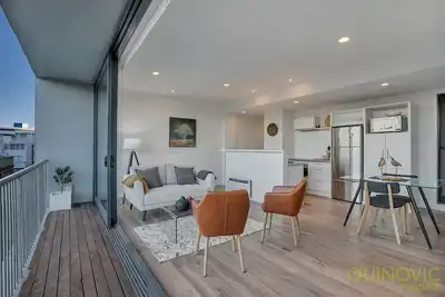 Qv Quiet Sky Tower Views Apartment - (1032)