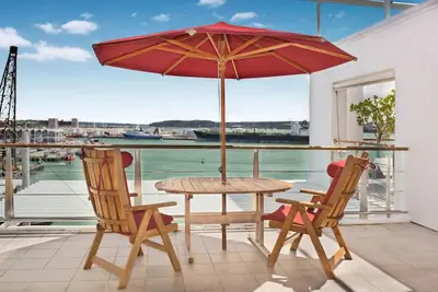 Image de Spectacular Harbour Views 3br Penthouse w. Parking