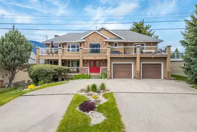 Image de Mountain Manor | Lake Views & Access | Fenced Yard