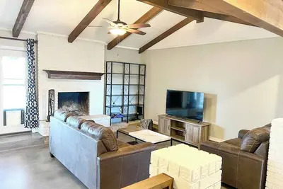 Image de Cozy Barling Home w\/ King Bed