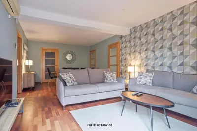 Image de Edificio De Varios Aptos. En Barcelona, zona Eixample, 5/8 pers. /apto.