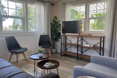 Image de Cozy Wenas Valley Getaway. Fully remodeled home situated on a six acre farm.
