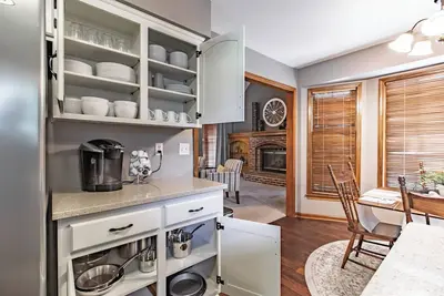 Image de Suburban Farmhouse 3Br \/ 2Bth