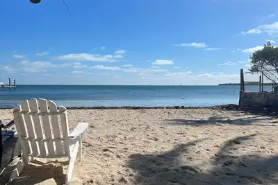 Image de Gorgeous Beach Bungalow Just Steps from Private Sandy Beach!